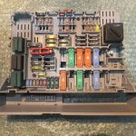 CAJA DE FUSIBLES DISTRIBUCION ELECTRICA DELANTERA 61.14-6906622-03 BMW SERIE 3 (E90-E91) (2005-2011)