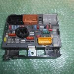 MODULO DE FUSIBLES BSM-R05 DEL MOTOR 9664706280 PEUGEOT PARTNER II - PEUGEOT 308 - CITROEN C4 II - CITROEN BERLINGO II (2008-2018)