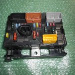 MODULO DE FUSIBLES BSM DEL MOTOR 9661708080 CITROEN C4 GRAND PICASSO - PEUGEOT (2008-2016)