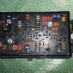 MODULO DE FUSIBLES BSM DEL MOTOR 13275881 (MF) CHEVROLET CRUZE - OPEL INSIGNIA 2.0 CDTI (2008-2016)