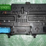 MODULO DE FUSIBLES BSM DEL MALETERO 13145014 (CA) - OPEL ASTRA H - OPEL ZAFIRA B (2004-2009)