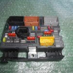 MODULO DE FUSIBLES BSM-R02 DEL MOTOR 9675877980 PEUGEOT 3008 - PEUGEOT 5008 - CITROEN C4 GRAND PICASSO - CITROEN C5 III (2007-2015)