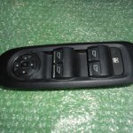 BOTONERA ELEVALUNAS DE PUERTA DEL CONDUCTOR 7S7T-14A152-AB FORD MONDEO IV (2006-2013)