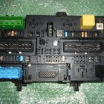 MODULO DE FUSIBLES BSM DEL MALETERO 13206762 (HK) - OPEL ASTRA H - OPEL ZAFIRA B (2004-2009)