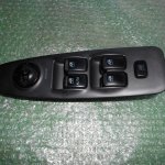 BOTONERA ELEVALUNAS DE PUERTA DEL CONDUCTOR 93570-2D100 HYUNDAI ELANTRA III (2000-2006)