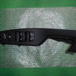 BOTONERA ELEVALUNAS DE PUERTA DEL CONDUCTOR 39Y491-1000 - 93570-A6010 HYUNDAI i30 II (2012-2017)