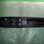 BOTONERA ELEVALUNAS DE PUERTA DEL CONDUCTOR 156042280 ALFA ROMEO 166 (1998-2007)