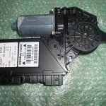 MOTOR ELEVALUNAS DE PUERTA TRASERA IZQUIERDA 8E0959801A - SIEMENS 5WK47009CBF AUDI A4 (B6) (2001-2005)