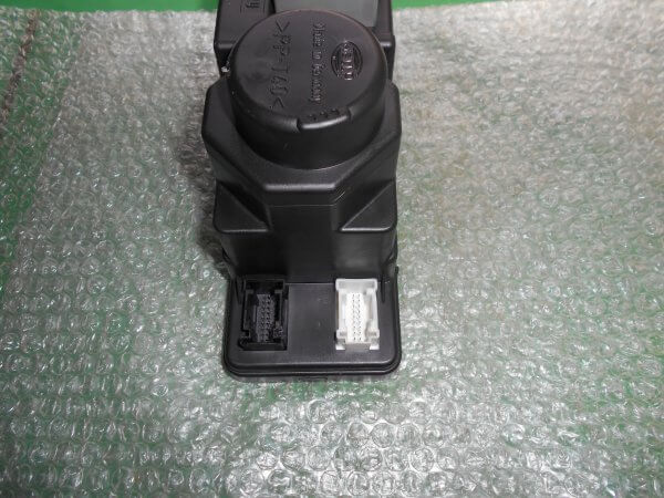 BOMBA DE VACIO DEL CIERRE CENTRALIZADO 2088001348 - HELLA 5DK007828-16 MERCEDES BENZ CLK (W208) - MERCEDES BENZ CLASE E (W210) (1998-2004) - Imagen 3