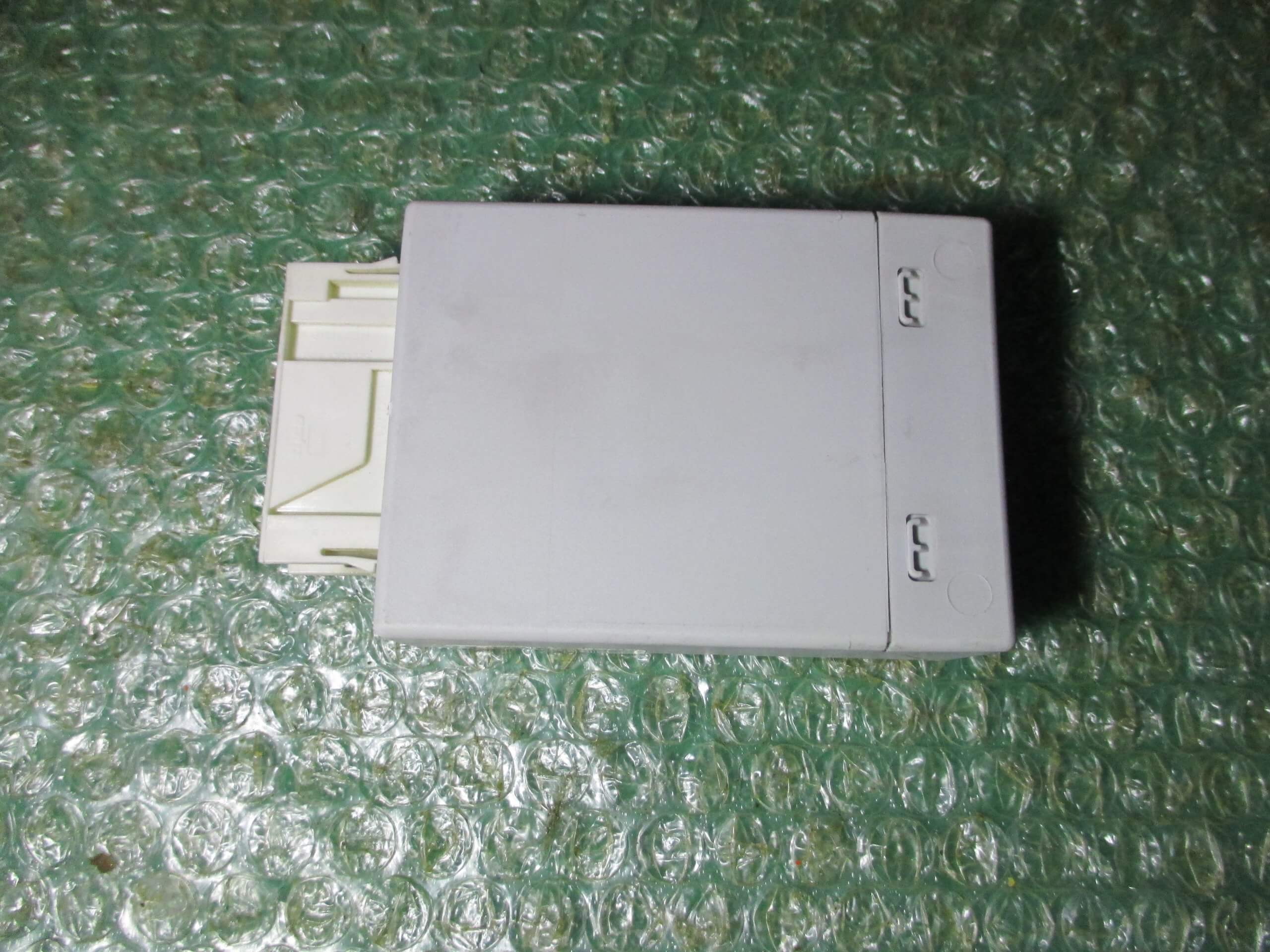 MODULO DE CONTROL DE SUSPENSION NEUMATICA 37.14-6778966-01 BMW X5 (E70) - BMW X6 (E71) (2007-2015) - Imagen 2