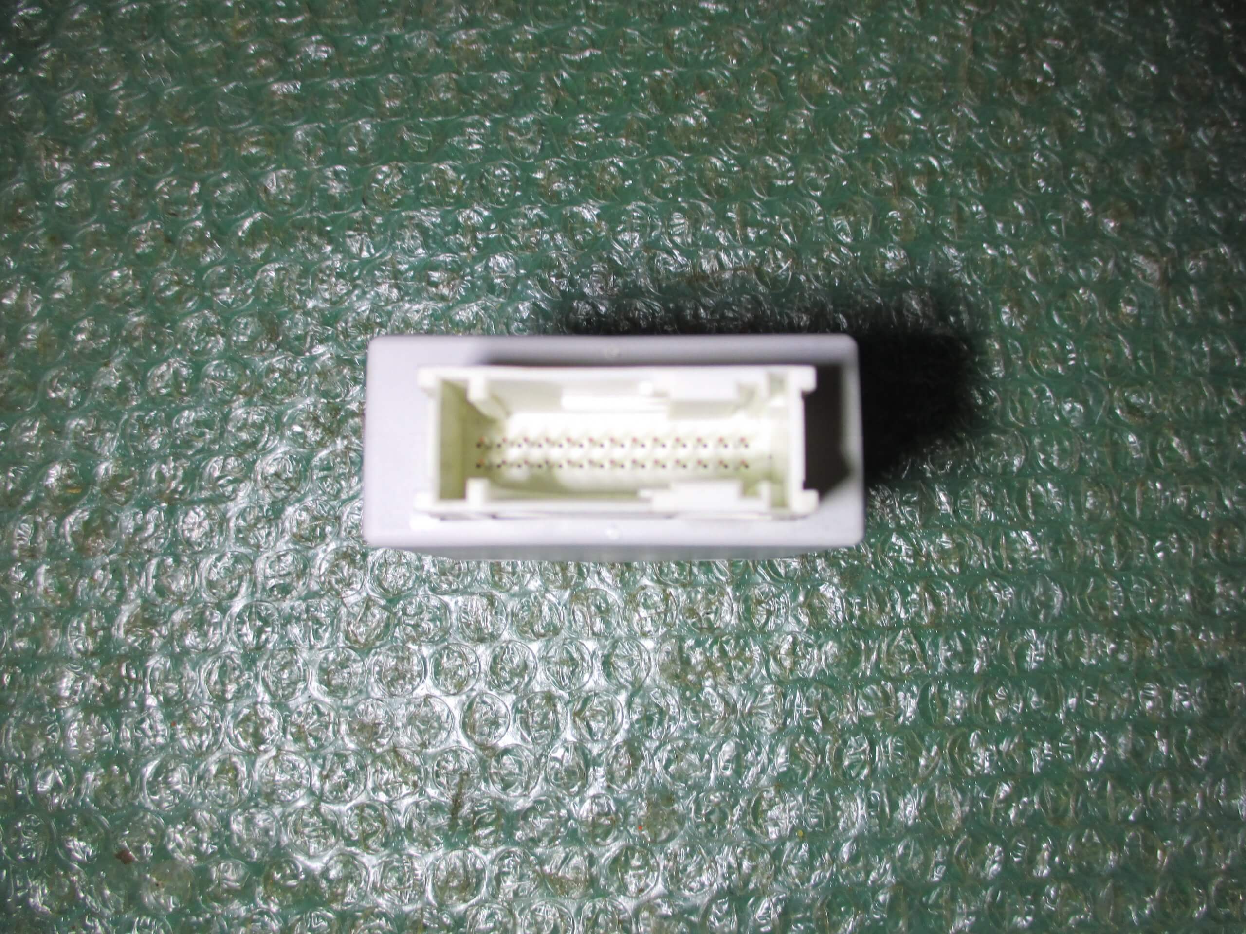 MODULO DE CONTROL DE SUSPENSION NEUMATICA 37.14-6778966-01 BMW X5 (E70) - BMW X6 (E71) (2007-2015) - Imagen 3