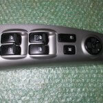 BOTONERA ELEVALUNAS DE PUERTA DEL CONDUCTOR 483493-1110 KIA SPORTAGE II (2004-2010)