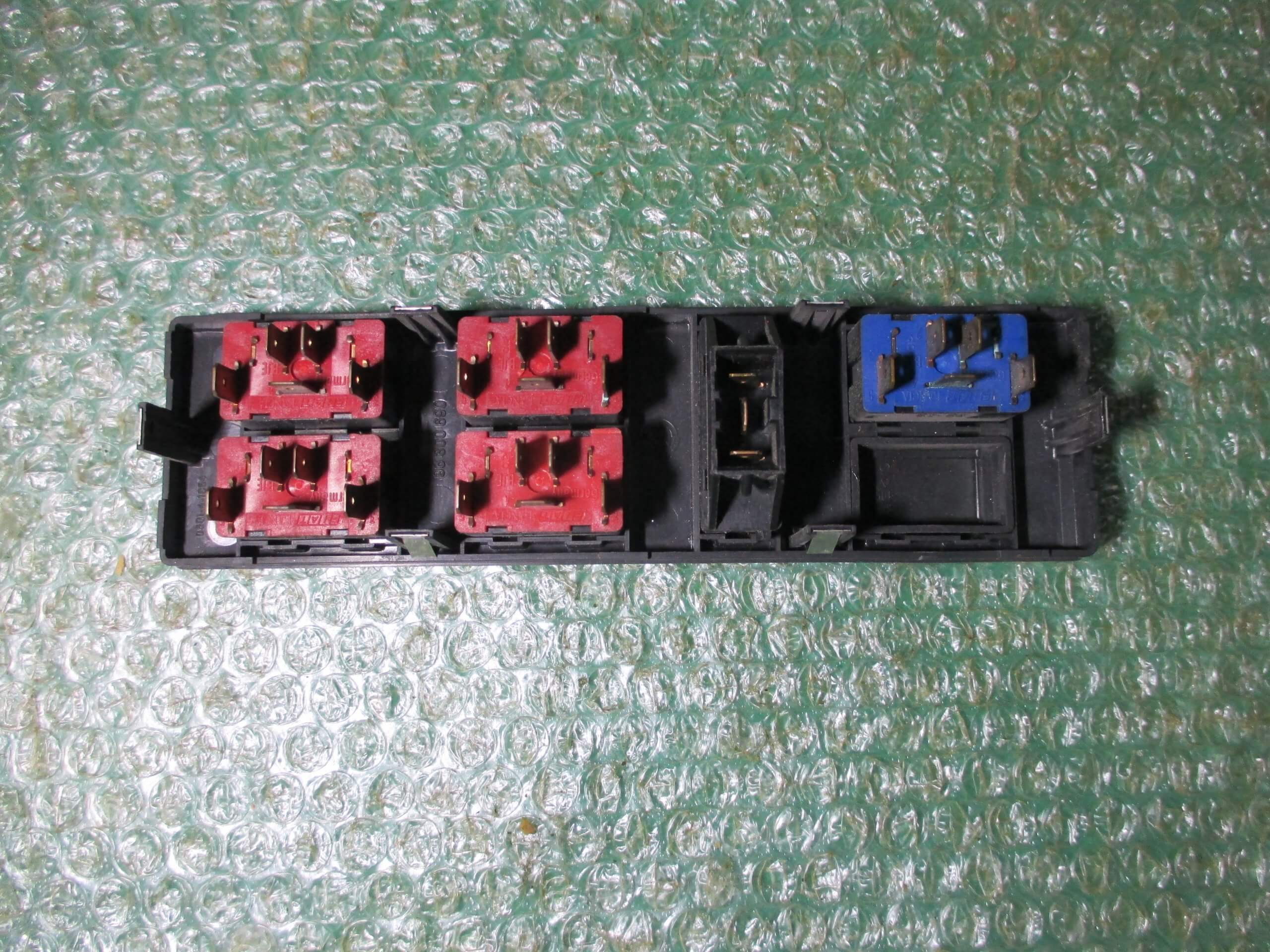 BOTONERA ELEVALUNAS DE CONSOLA CENTRAL 96300690 ALFA ROMEO 164 (1992-1998) - Imagen 2