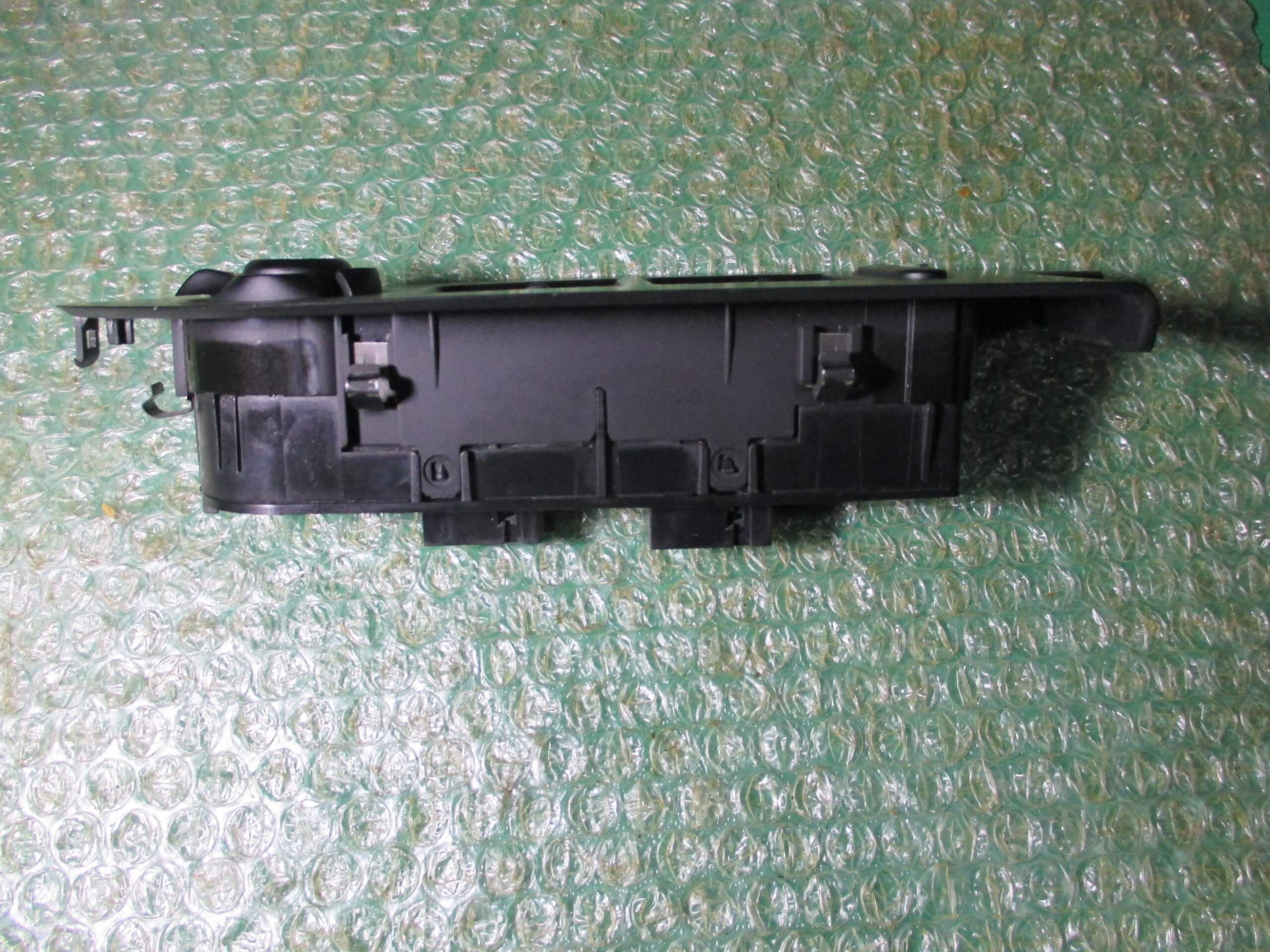 BOTONERA ELEVALUNAS DE PUERTA DEL CONDUCTOR 156106393 ALFA ROMEO GIULIETTA (2008-2014) - Imagen 3