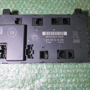 UNIDAD DE PUERTA DELANTERA DERECHA 2098202226 MERCEDES BENZ CLK (W209) (2003-2010)