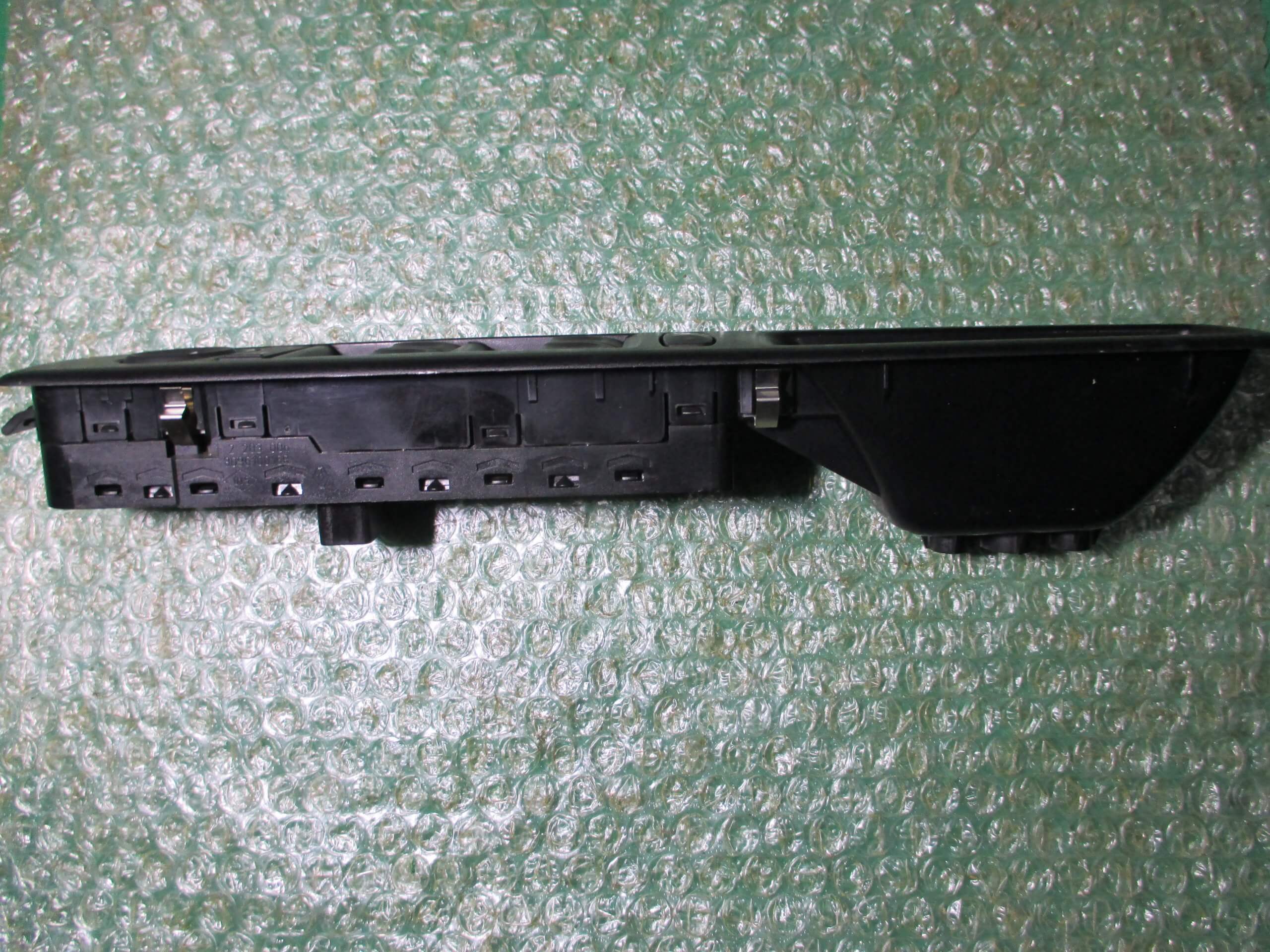 BOTONERA ELEVALUNAS DE PUERTA DEL CONDUCTOR 809610016R RENAULT SCÉNIC III - RENAULT MEGANE III (2009-2016) - Imagen 4