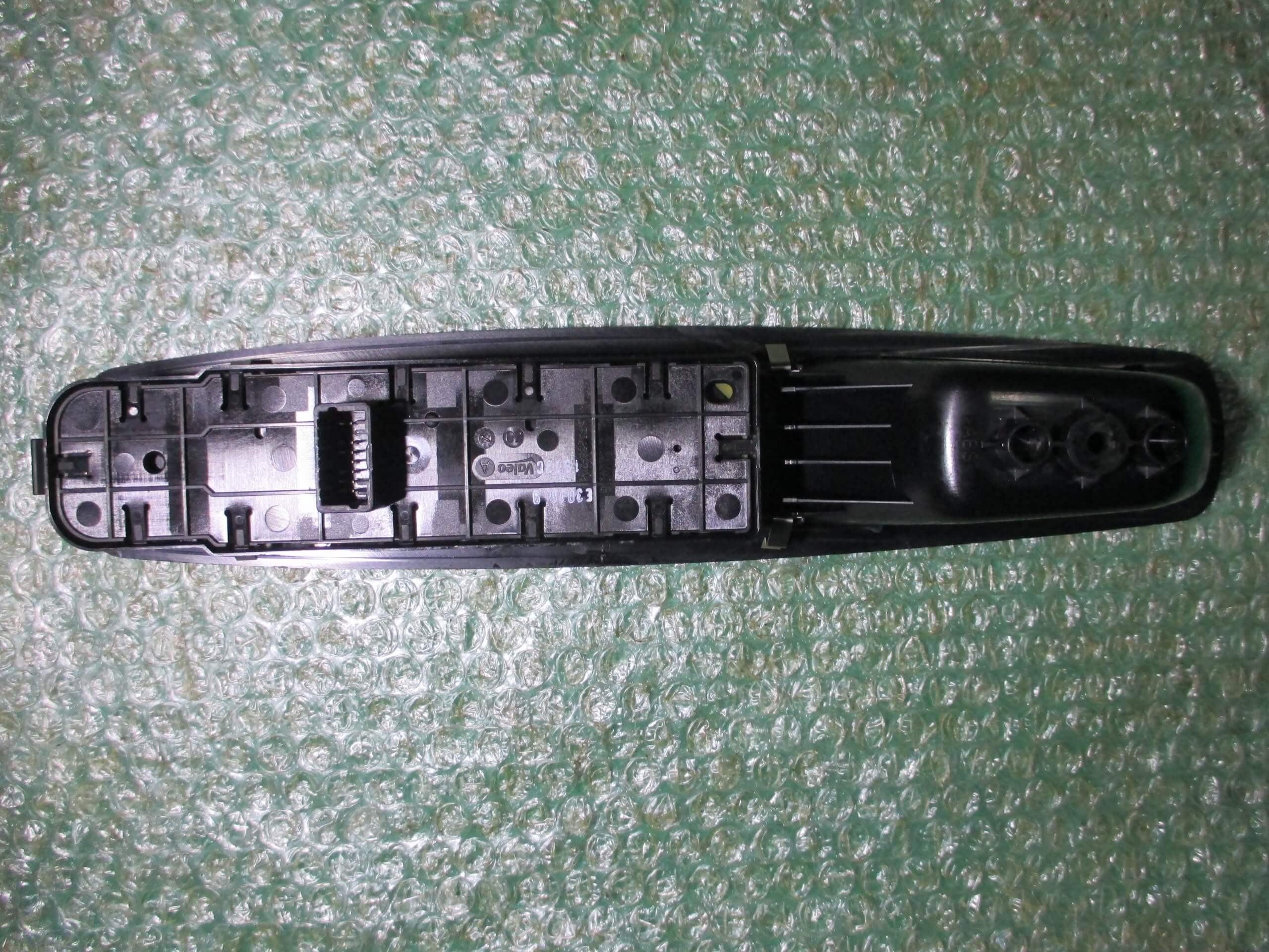 BOTONERA ELEVALUNAS DE PUERTA DEL CONDUCTOR 809610016R RENAULT SCÉNIC III - RENAULT MEGANE III (2009-2016) - Imagen 3