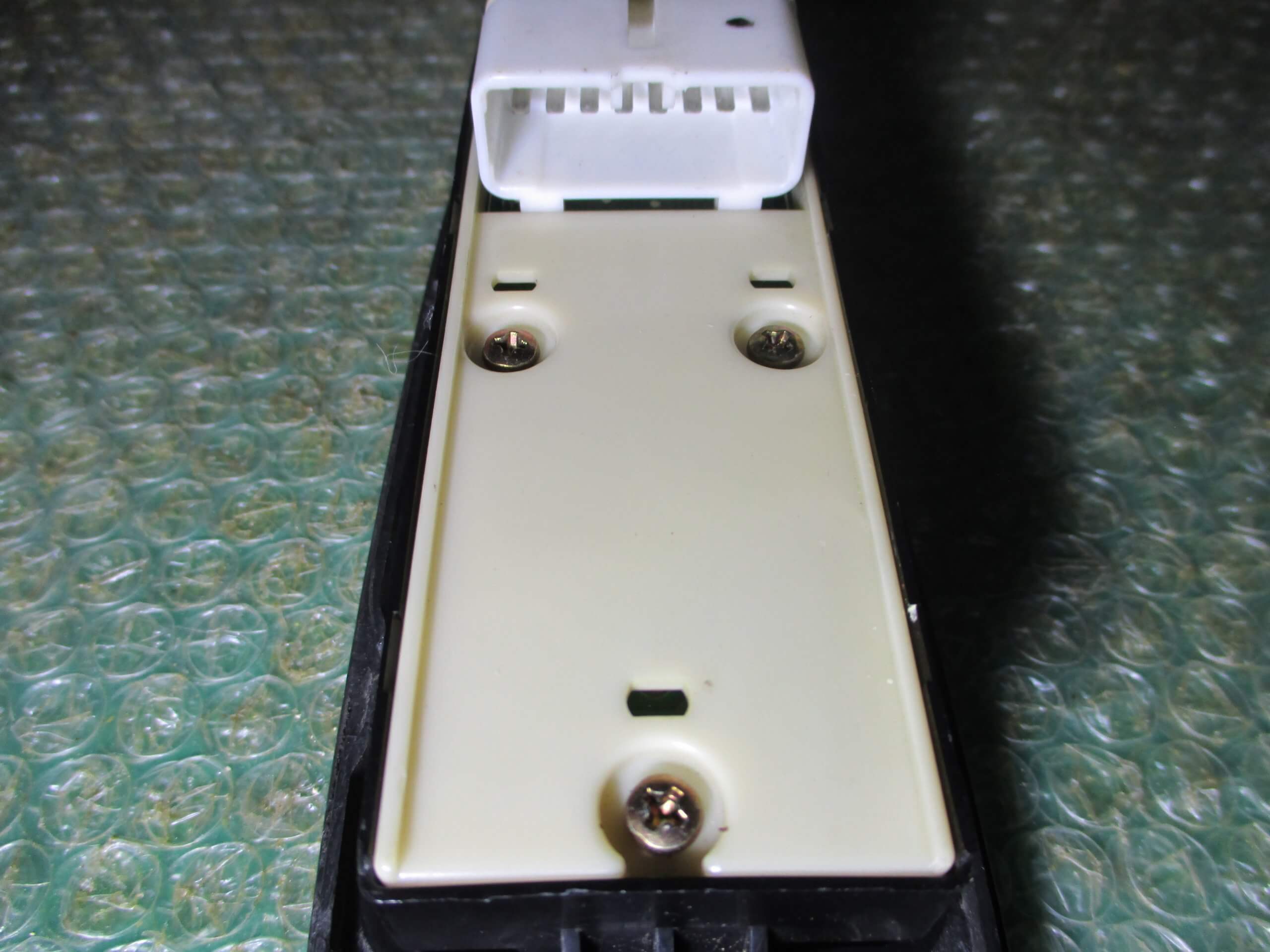 BOTONERA ELEVALUNAS DE PUERTA DEL CONDUCTOR 74233-50030 LEXUS GS400 (1998-2005) - Imagen 4
