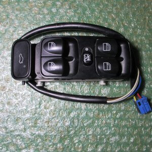 BOTONERA ELEVALUNAS DE PUERTA DEL CONDUCTOR A2098203410 MERCEDES BENZ CLK (W209) (2003-2009)