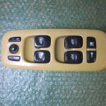 BOTONERA ELEVALUNAS DE PUERTA DEL CONDUCTOR 30658146 VOLVO S60 II - VOLVO S80 II - VOLVO V70 - VOLVO XC90 (1998-2012)