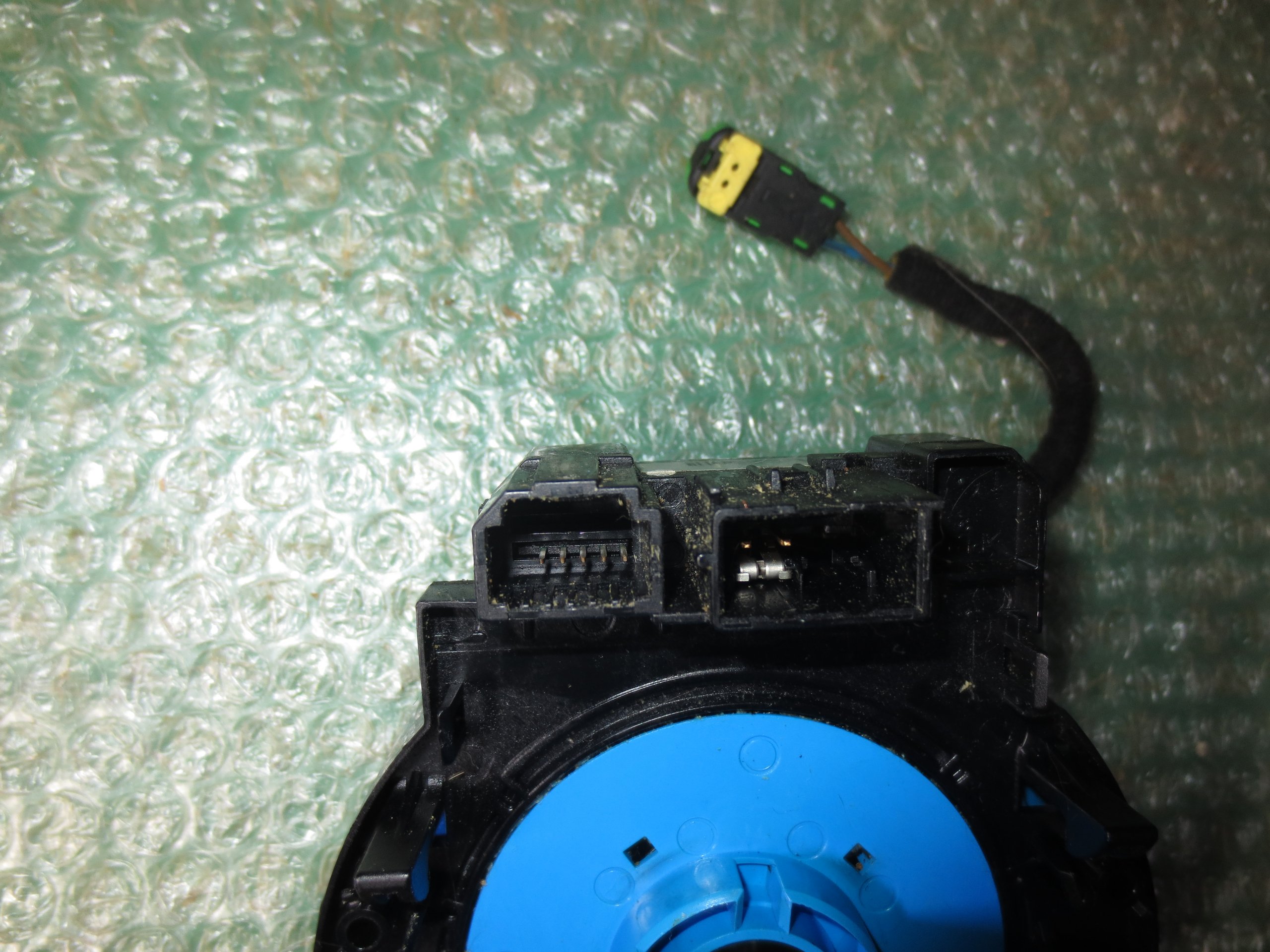 ANILLO DE AIRBAG DEL VOLANTE 299102245 KIA CARENS IV - KIA RIO III - KIA SORENTO II - KIA CEED - HYUNDAI TUCSON - HYUNDAI IX35 (2006-2014) - Imagen 3