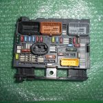 MODULO DE FUSIBLES BSM DEL MOTOR 9666700580 PEUGEOT 308 - PEUGEOT 807 - CITROEN C4 II - CITROEN C5 III (2007-2015)