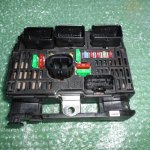 MODULO DE FUSIBLES BSM DEL MOTOR SIEMENS S118983004Q PEUGEOT 407 - PEUGEOT 607 - CITROEN C4 - CITROEN C5 II (2004-2008)