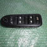 BOTONERA ELEVALUNAS DE PUERTA DEL CONDUCTOR 96644915XT PEUGEOT 308 5 PUERTAS (2007-2013)