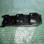 BOTONERA ELEVALUNAS DE PUERTA DEL CONDUCTOR 93570-3K310 HYUNDAI SONATA V (2004-2009)