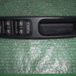 BOTONERA ELEVALUNAS DE PUERTA DEL CONDUCTOR 30762142 VOLVO C70 II (2008-2012)