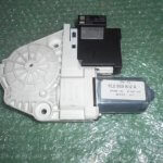 MOTOR ELEVALUNAS DE PUERTA DELANTERA IZQUIERDA 6L2959802 - BROSE 986031-105 SEAT IBIZA III (6L) (2003-2008)