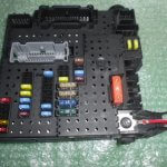 MODULO DE FUSIBLES BSM DEL MALETERO 30728512 - 28017881 VOLVO S60 - VOLVO S80 - VOLVO V70 - VOLVO XC90 (2004-2011)