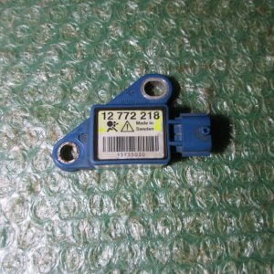 SENSOR DE IMPACTO DEL TRAVESAÑO DE CHAPA DELANTERO 12772218 SAAB 9.5 (1998-2009)