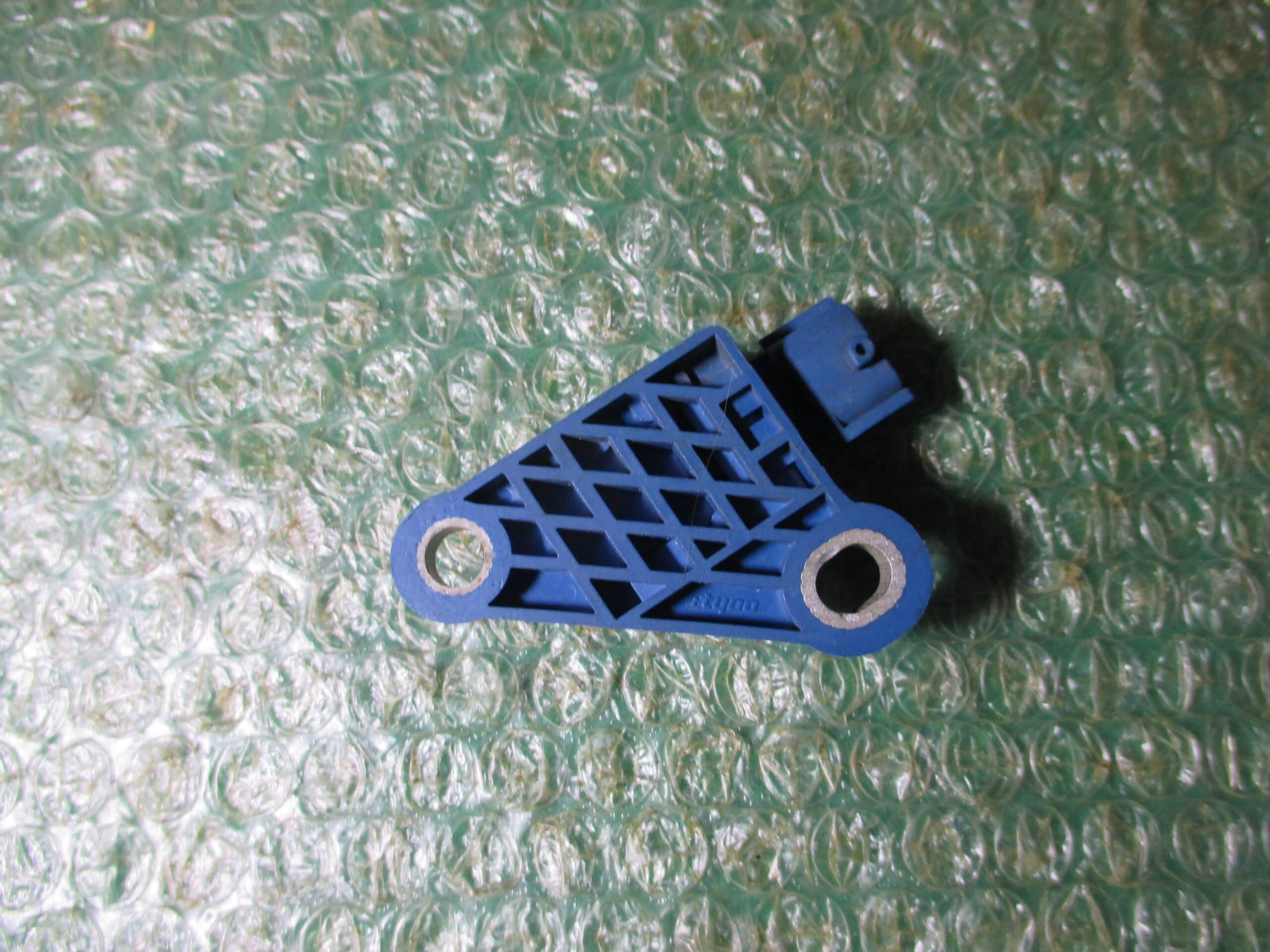 SENSOR DE IMPACTO DEL TRAVESAÑO DE CHAPA DELANTERO 12772218 SAAB 9.5 (1998-2009) - Imagen 2