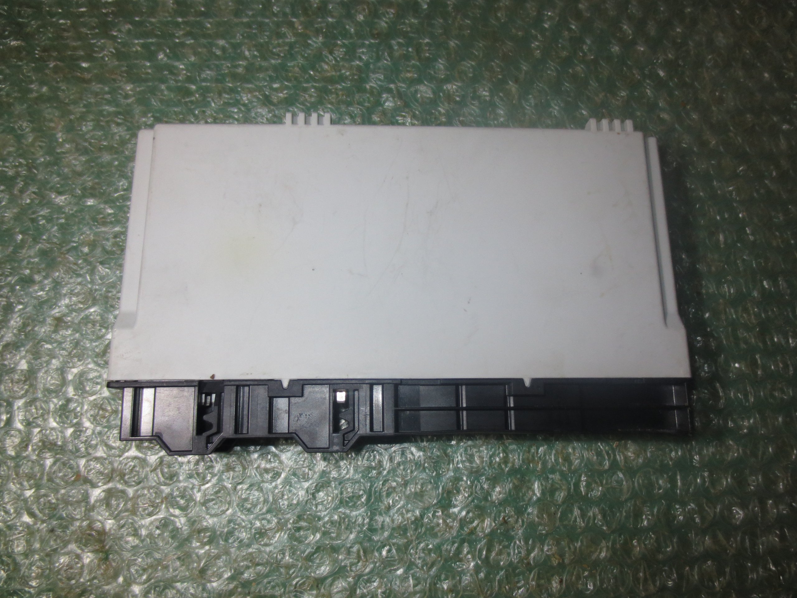 MODULO DE CONTROL DE ASIENTO ELECTRICO 61.35-9221861.9-02 BMW SERIE 3 (E92-E93) (2005-2011) - Imagen 2