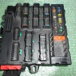 MODULO DE FUSIBLES BSM DEL MALETERO 13125487 (AZ) - LEAR 519031108 OPEL VECTRA C (2002-2008)