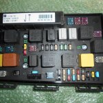 MODULO DE FUSIBLES BSM DEL MOTOR 13242781 OPEL ASTRA H - OPEL ZAFIRA B (2004-2009)