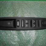 BOTONERA ELEVALUNAS DE PUERTA DELANTERA IZQUIERDA (CONDUCTOR) 95025518-600R OPEL MOKKA (2012-2019)