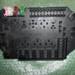 MODULO DE FUSIBLES SAM DEL MOTOR A2215404650 MERCEDES BENZ CLASE S (W221) (2006-2013)