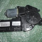 MOTOR ELEVALUNAS DELANTERO IZQUIERDO 807319718R - BROSE 915953-200 RENAULT GRAND SCENIC III (2009-2016)