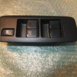 BOTONERA ELEVALUNAS DE PUERTA DEL CONDUCTOR 25401-BB65B NISSAN QASHQAI (J10) (2007-2013)