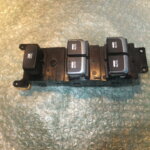 BOTONERA ELEVALUNAS DE PUERTA DEL CONDUCTOR 299127367 KIA CARENS III (2013-2019)