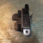 CERRADURA DEL PORTON TRASERO 1P0827505A SEAT ALTEA - SEAT TOLEDO III - SEAT LEON II (1P) - VOLKSWAGEN GOLF V (2004-2010)