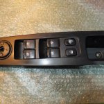 BOTONERA ELEVALUNAS DE PUERTA DEL CONDUCTOR 202007152 SSSANGYONG KORANDO - SSANGYONG REXTON II (2006-2012)