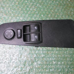 BOTONERA ELEVALUNAS DE PUERTA DEL CONDUCTOR 735474651 FIAT GRANDE PUNTO - FIAT PUNTO ABARTH (2005-2013)