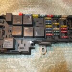 MODULO DE FUSIBLES BSM DEL MOTOR 30728008 VOLVO XC90 (2004-2015)