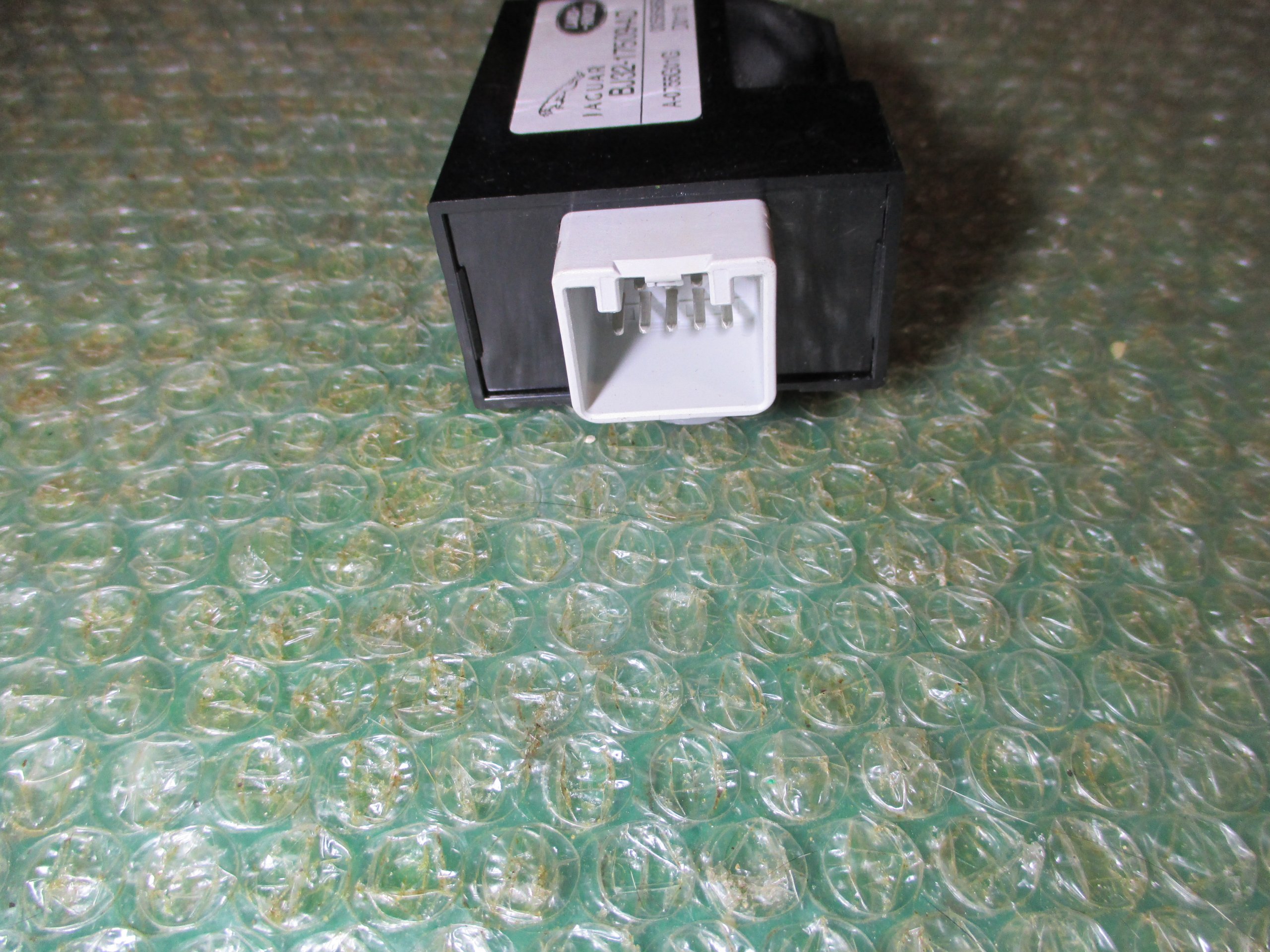 UNIDAD DE CONTROL DEL LIMPIAPARABRISAS BJ32-17509-AD JAGUAR - RANGE ROVER EVOQUE (2011-2025) - Imagen 3