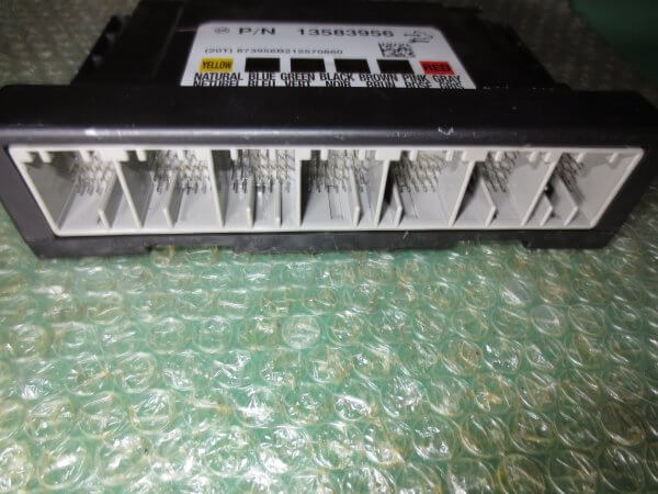 MODULO DE CONFORT BSI 13583956 OPEL ASTRA J (2010-2015) - Imagen 3
