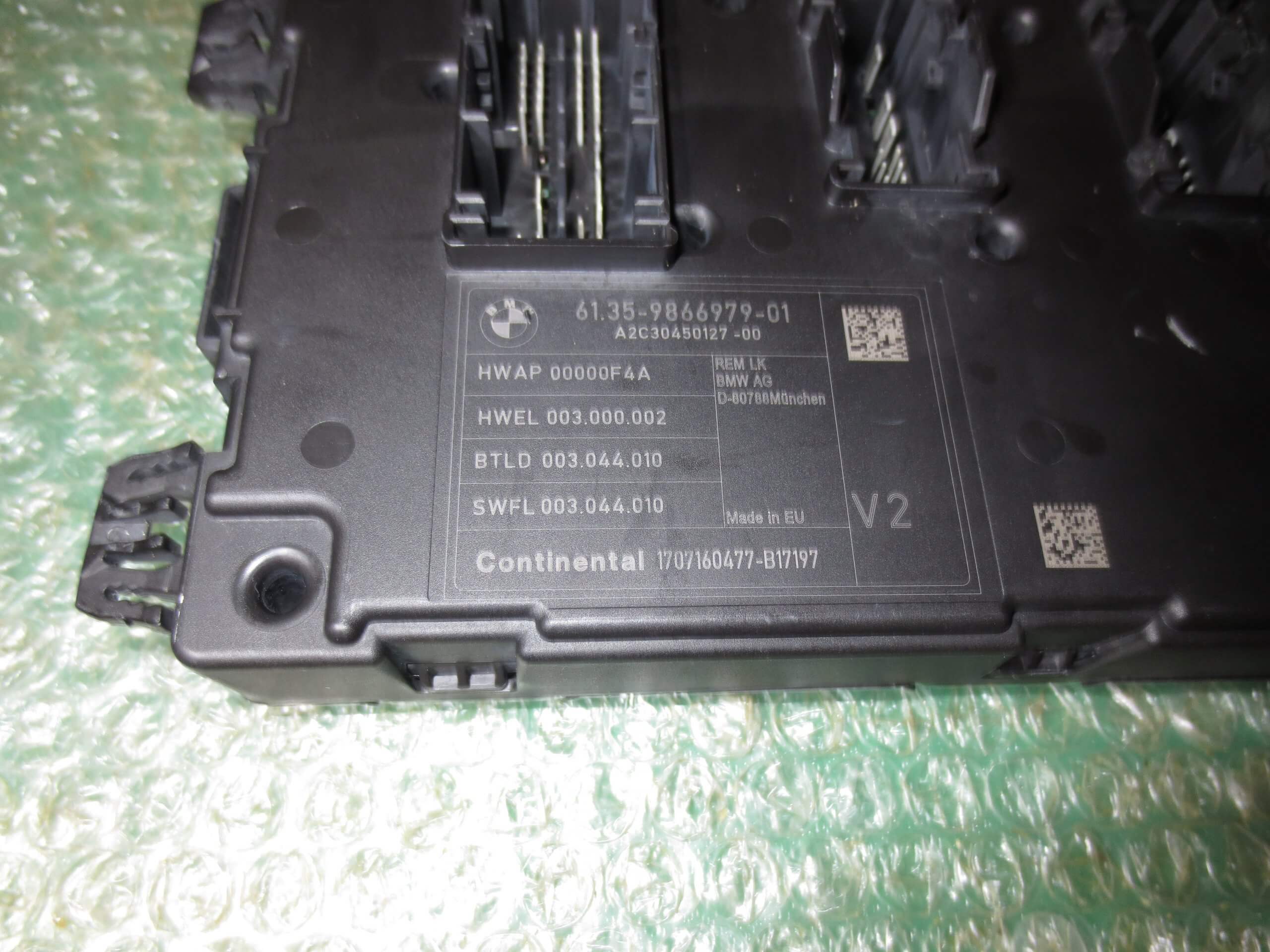 CAJA DE FUSIBLES TRASERA 61.35-9866979-01 BMW SERIE 3 (F30-F31) - BMW SERIE GT (F34) (2012-2019) - Imagen 2