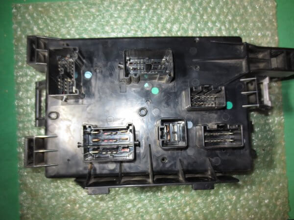MDULO DE FUSIBLES BSM DEL MOTOR 04692170AH CHRYSLER 300C (2004-2010) - Imagen 3